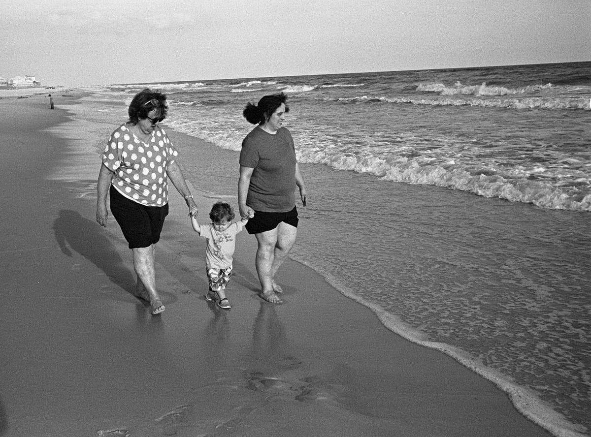 Katie, Janet, Christian in wavess 3